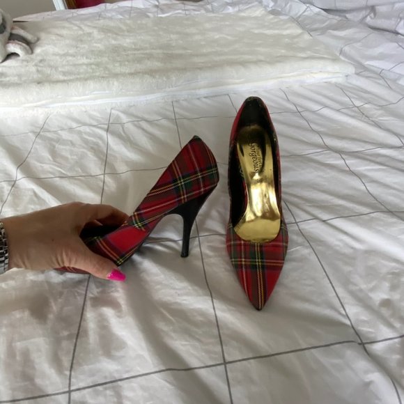 Holiday Red Plaid 4" Heel Shoes Size 9 EUC - Picture 2 of 14